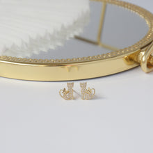 Laden Sie das Bild in den Galerie-Viewer, 14k Gold Plated Delicate Butterfly Cat Earrings-Furbaby Friends Gifts