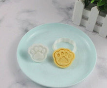 Load image into Gallery viewer, Cartoon Cat Cookie Cutters-Furbaby Friends Gifts