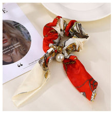 Laden Sie das Bild in den Galerie-Viewer, Equestrian Print Hair Ties-Furbaby Friends Gifts