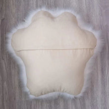 Afbeelding in Gallery-weergave laden, Fluffy Paw Shaped Cushions-Furbaby Friends Gifts