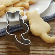 Carregar imagem no visualizador da galeria, Kitty Cookie Cutter-Furbaby Friends Gifts
