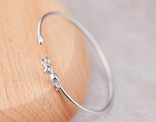 Afbeelding in Gallery-weergave laden, &#39;Playing Cat&#39; Sterling Silver Bangle-Furbaby Friends Gifts