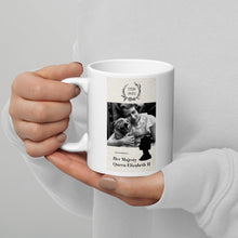 Carica l&#39;immagine nel visualizzatore di Gallery, Princess Elizabeth &amp; Dookie Ceramic Gift Mug-Furbaby Friends Gifts