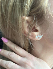 Cargar imagen en el visor de la galería, Sterling Silver Pearl Cat Earrings-Furbaby Friends Gifts