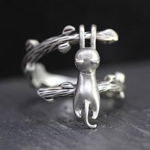 Carica l&#39;immagine nel visualizzatore di Gallery, Sterling Silver &#39;Playing Cat&#39; Ring-Furbaby Friends Gifts