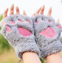 Laden Sie das Bild in den Galerie-Viewer, Super Warm Paw Gloves-Furbaby Friends Gifts