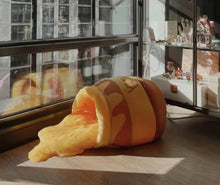 Carregar imagem no visualizador da galeria, The Honey Jar Cat Bed-Furbaby Friends Gifts