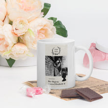 Laden Sie das Bild in den Galerie-Viewer, The Queen &amp; Betsy Ceramic Gift Mug-Furbaby Friends Gifts