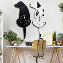 Laden Sie das Bild in den Galerie-Viewer, Wagging Tail Dog Clock-Furbaby Friends Gifts